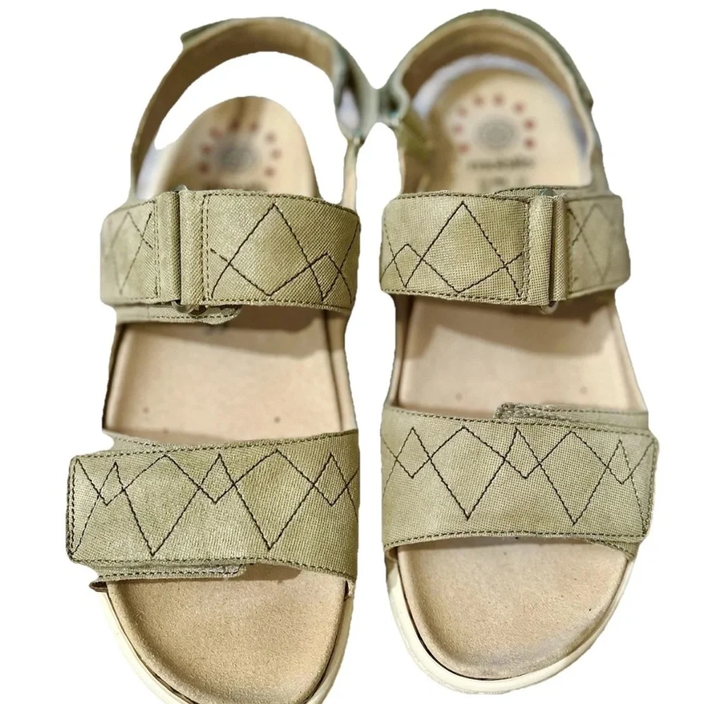 MEPHISTO BRITANY SANDALS - LIGHT KHAKI LIAM - SIZE 8.5 (EURO 39)